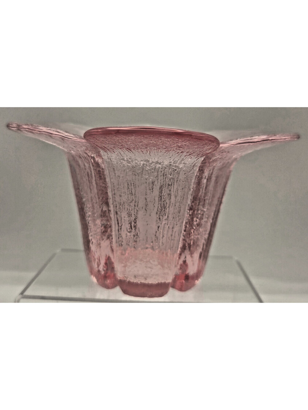 Viking Hand Made Pink Art Glass Flower Vase Flared Petal Rim Textured